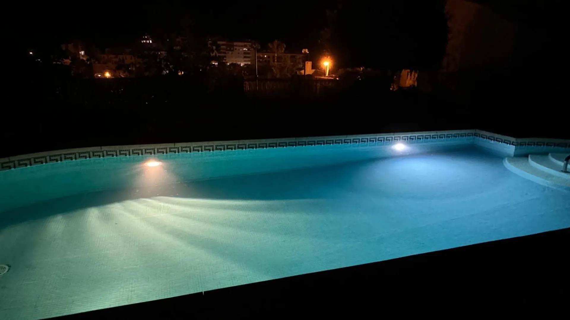 Villa La Casa De Pintor ベナルマデナ